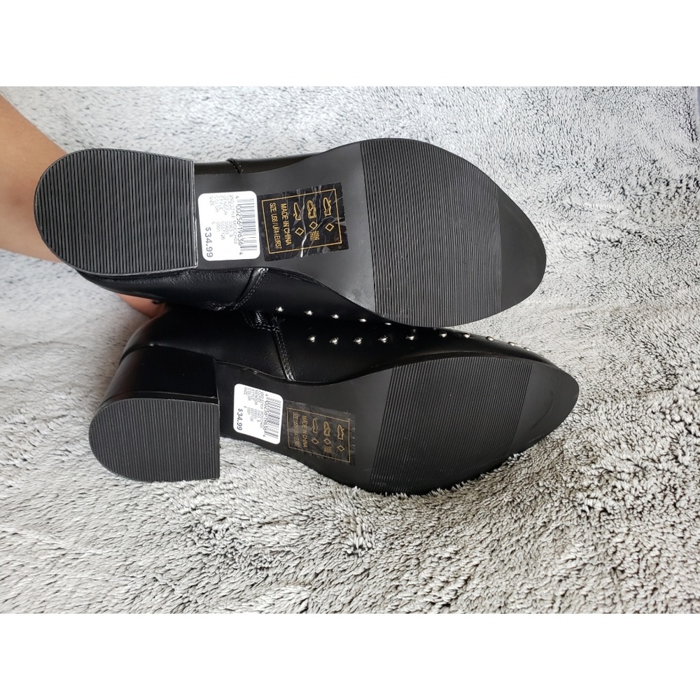 🆕️Faux leather booties - Picture 6 of 7